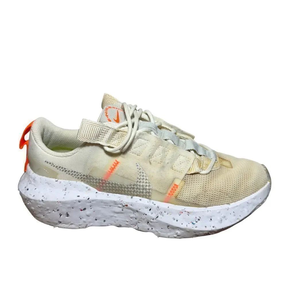 Women’s Nike waffle athletic shoes size 6.5 white